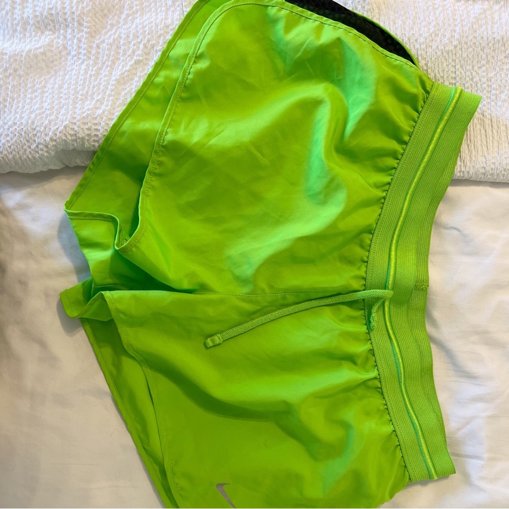NEW Nike running shorts never worn size M